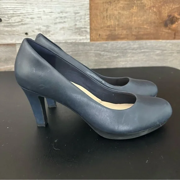 Clarks Women's Adriel Viola Dress Pump size 10 M Heel Navy Blue Business Casual - Picture 4 of 9